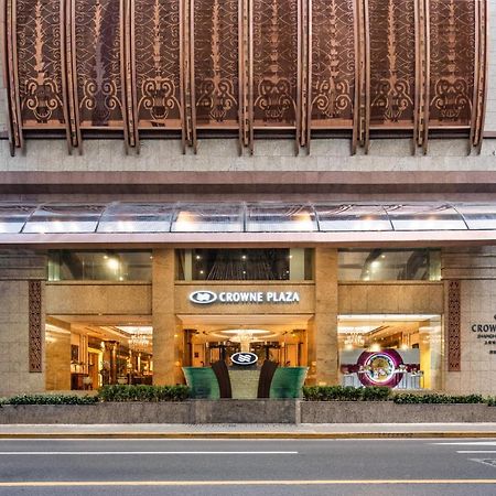 Crowne Plaza Shanghai Nanjing Road By Ihg Eksteriør billede The entrance of the hotel