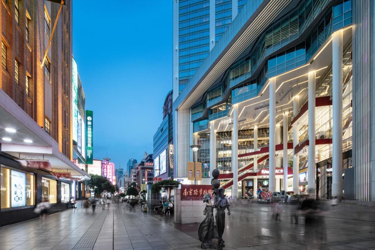 Crowne Plaza Shanghai Nanjing Road By Ihg Eksteriør billede The shopping mall