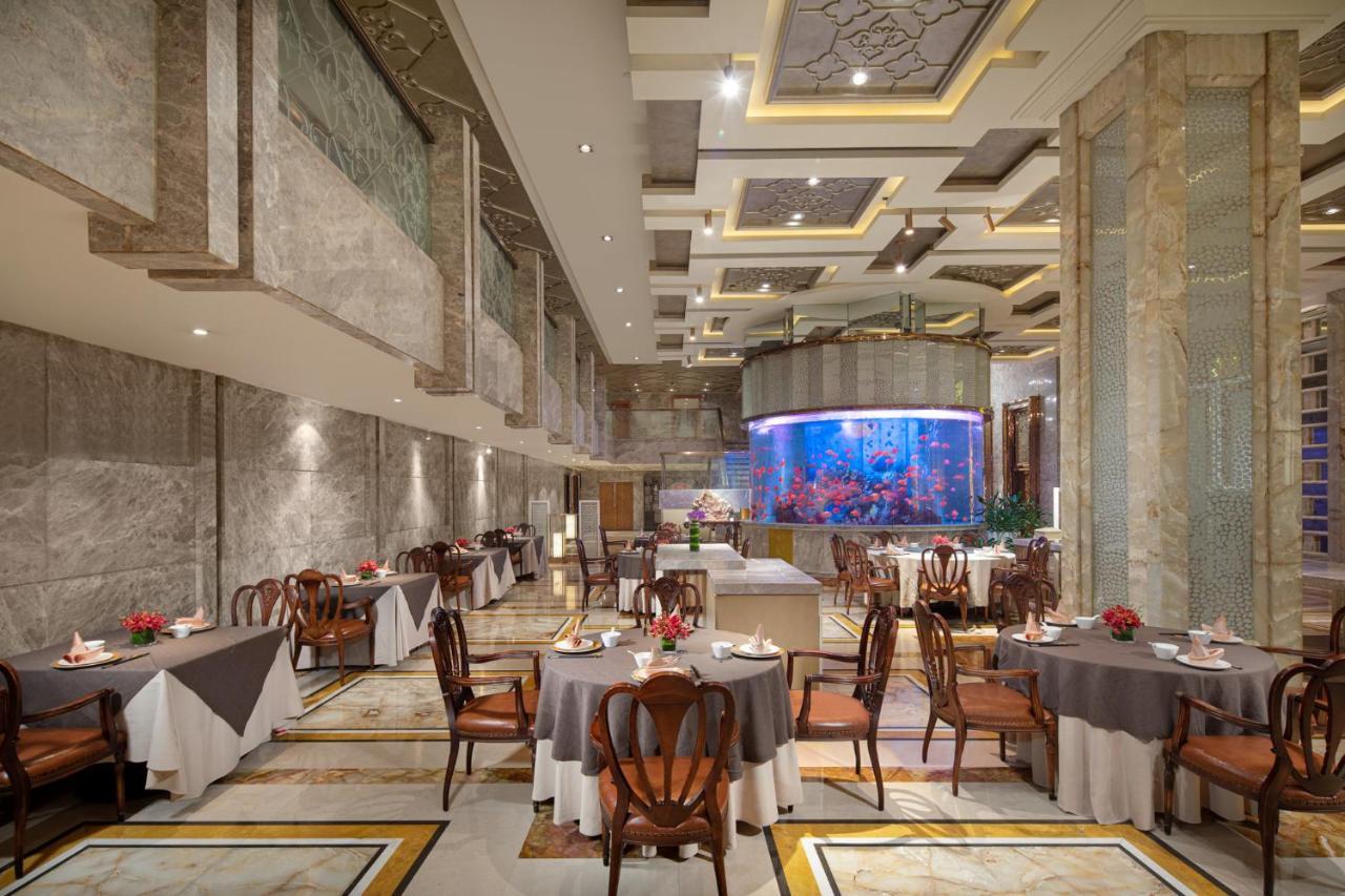 Crowne Plaza Shanghai Nanjing Road By Ihg Eksteriør billede The restaurant