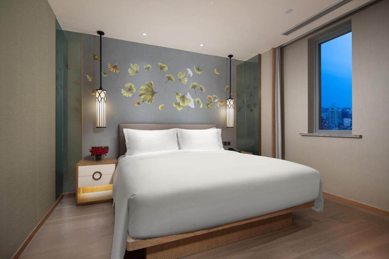 Crowne Plaza Shanghai Nanjing Road By Ihg Eksteriør billede Deluxe Suite