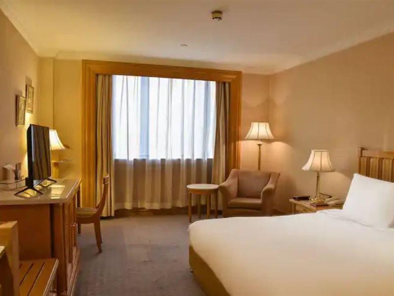 Crowne Plaza Shanghai Nanjing Road By Ihg Eksteriør billede A room at the hotel