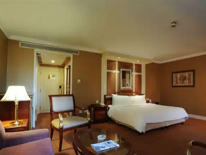 Crowne Plaza Shanghai Nanjing Road By Ihg Eksteriør billede A room at the hotel