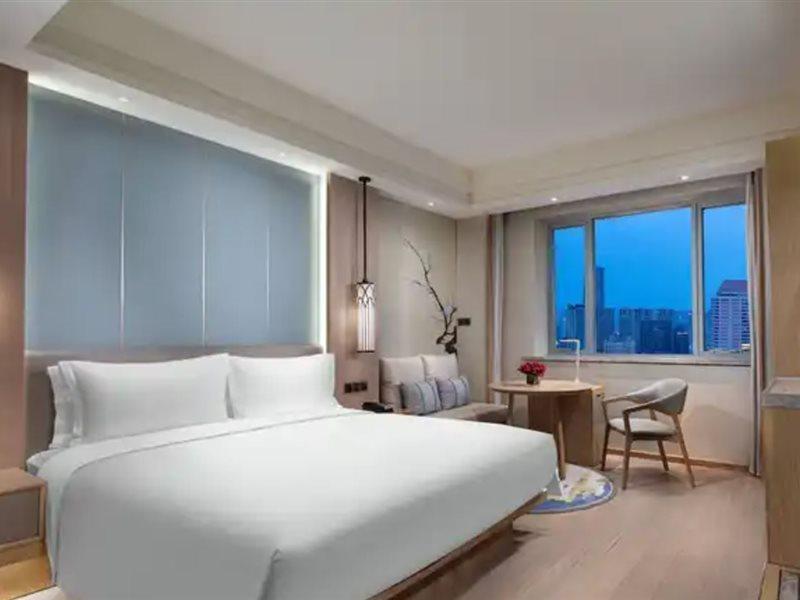Crowne Plaza Shanghai Nanjing Road By Ihg Eksteriør billede Deluxe Room