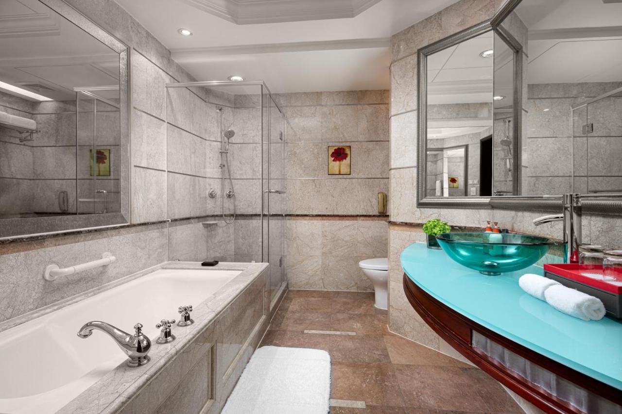 Crowne Plaza Shanghai Nanjing Road By Ihg Eksteriør billede Bathroom