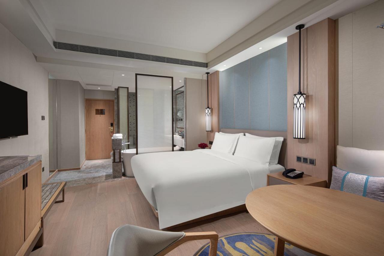 Crowne Plaza Shanghai Nanjing Road By Ihg Eksteriør billede Deluxe Room
